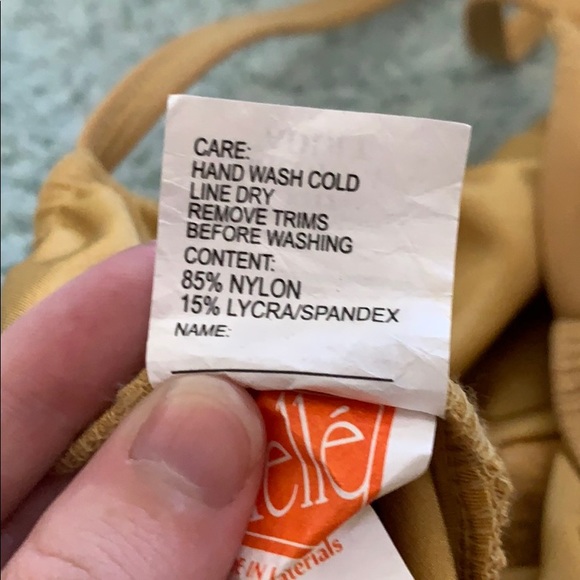 Gold dress - Picture 4 of 4